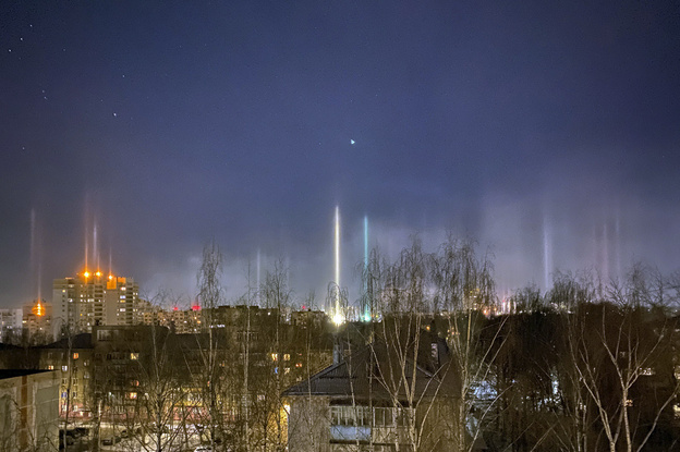 В Кирове наблюдали необычное световое явление