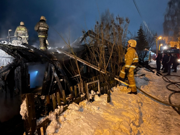 Пожар, при котором погибли трое кировчан, устроила местная жительница