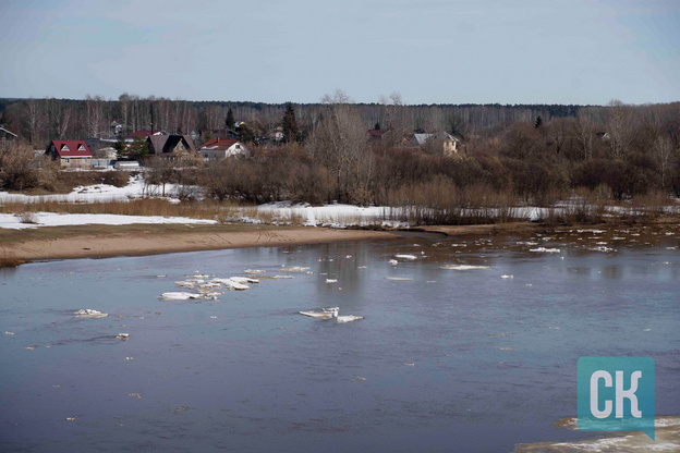 Ледоход на Вятке 2026. Фоторепортаж с набережной