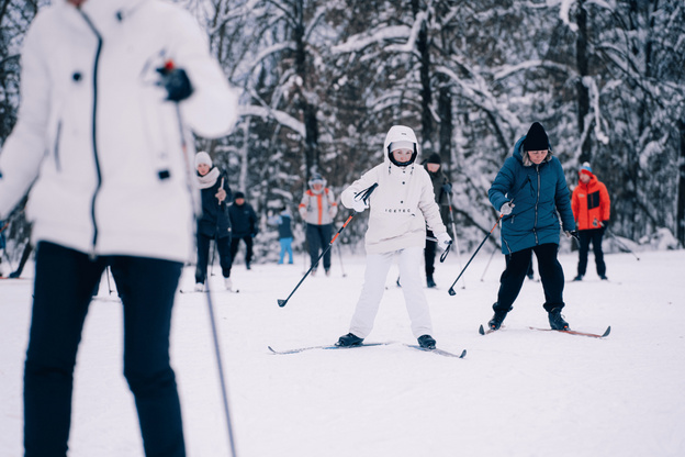 Беговые лыжи для всех: фотолента с открытого мастер-класса для взрослых и детей