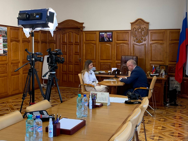 Губернатор Александр Соколов принял вызов нейросети в спецпроекте «ПоговорИИм»