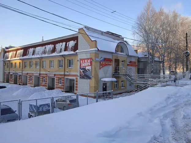 Двухэтажное торгово-офисное здание на Володарского продают более чем за 100 млн рублей