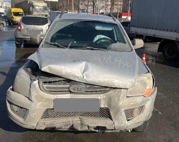 На Производственной в Кирове столкнулись «Рено» и «Киа»