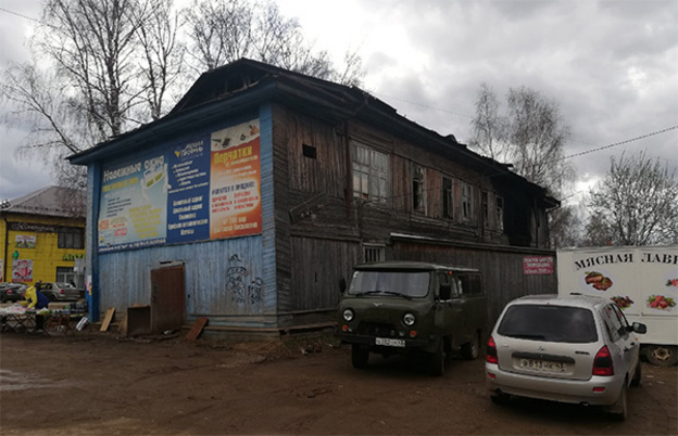 Причиной пожара торгового здания в Афанасьево стало замыкание в роутере