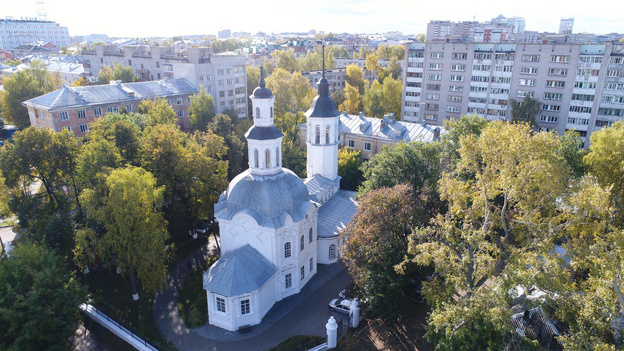 Церковно-приходская школа, дом Чарушина и старейшее деревянное здание. Как менялась улица Пятницкая