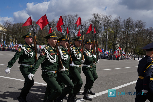 В Кирове прошёл торжественный парад в честь Дня Победы. Фото