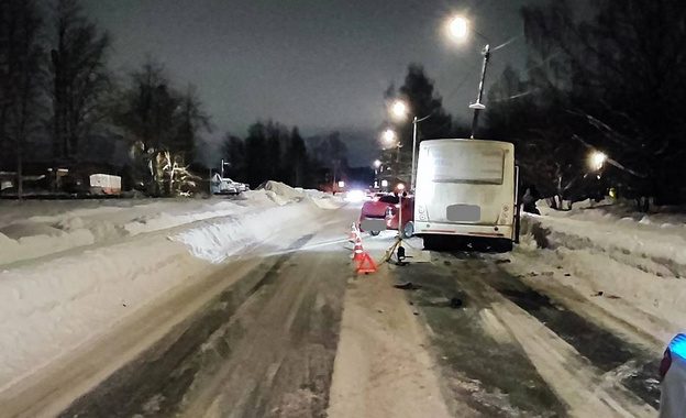 В Кирове водитель «Лады Гранты» погиб в столкновении с автобусом