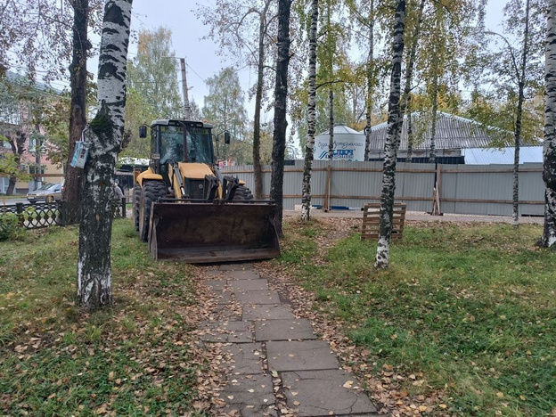 В Кирове начали благоустраивать сквер детской безопасности