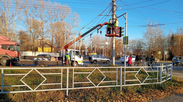 В Кирове на Щорса установили новый светофор