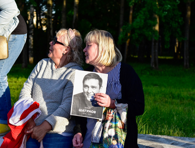 «Это в памяти, это навсегда»: как в Кирове прошёл флешмоб в память о Юрии Шатунове