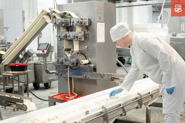 «Он как супергерой». Кто такой технолог на мясокомбинате и как реализовать себя в этой профессии?