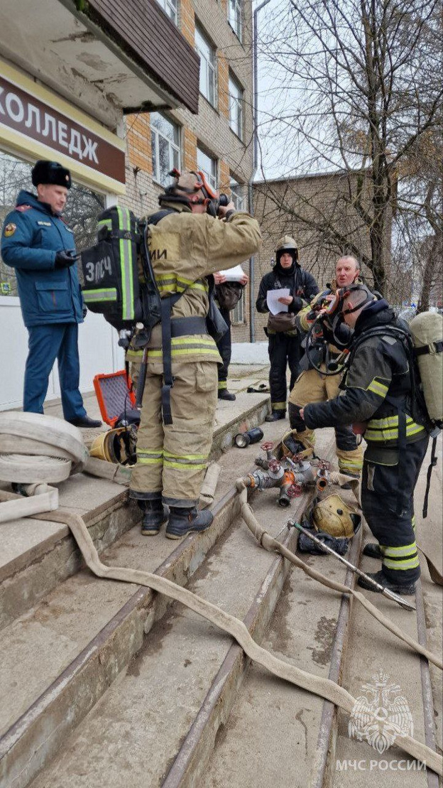 В кировском колледже прошли пожарные учения