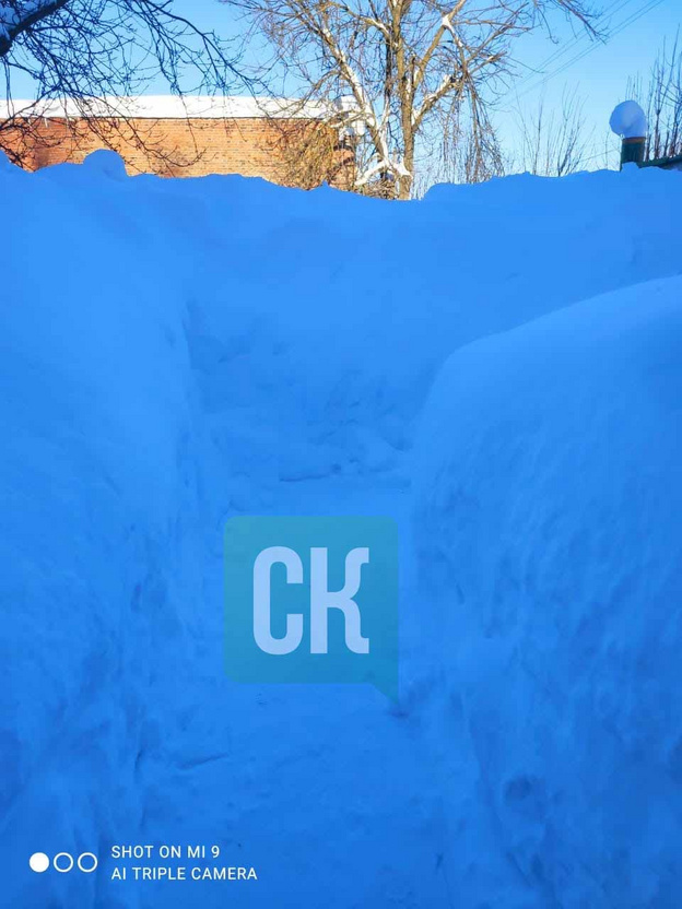 Знаменитые нолинские сугробы. Фоторепортаж из заснеженного города