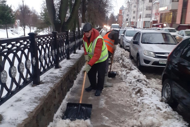 Пешеходные зоны в Кирове начнут обрабатывать реагентами
