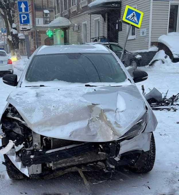 На Московской столкнулись две «Лады Весты», есть пострадавшая