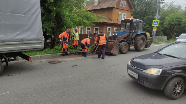 В Кирове восстановят повреждённые из-за непогоды тротуары и дороги