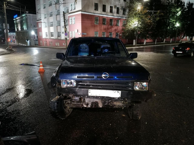 Вблизи Театральной площади пьяный на «Ниссане» спровоцировал аварию