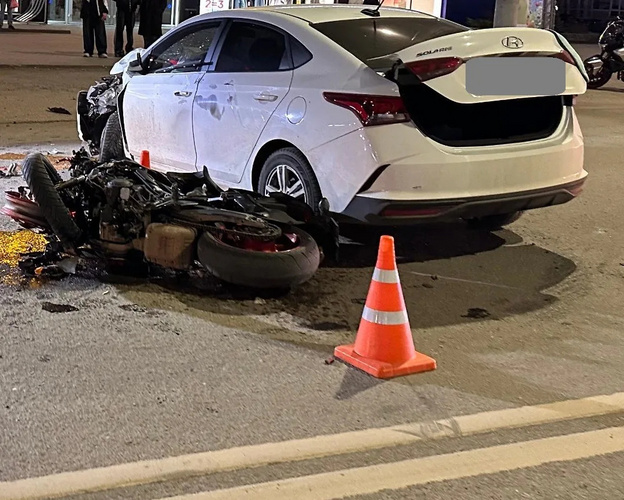 В Кирове после столкновения с автомобилем погиб 25-летний мотоциклист