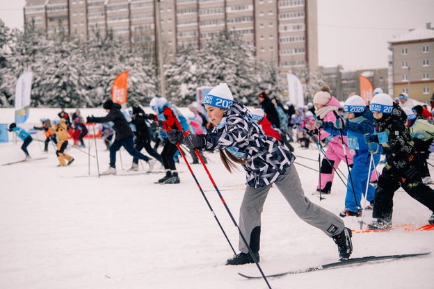 Кировская область встала на лыжи: более 10 000 участников стартовали на «Лыжне России»