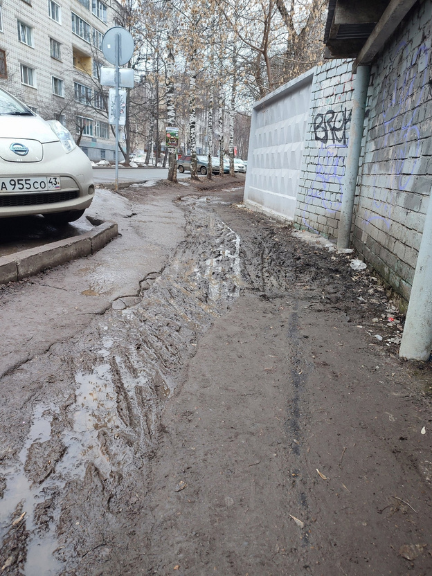Многолетнюю яму на улице Дерендяева планируют устранить в 2025 году