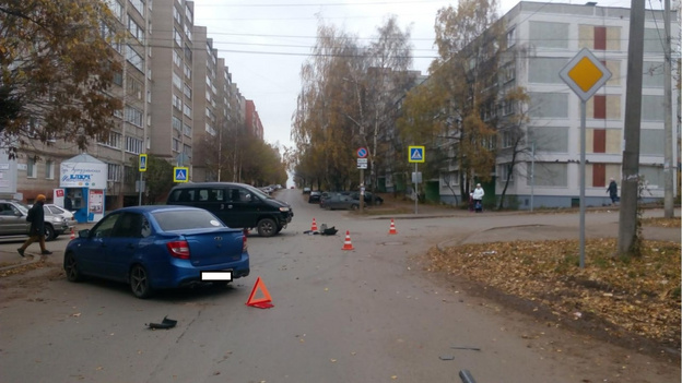 В Кирове автомобиль LADA Granta опрокинулся на пожилого пешехода