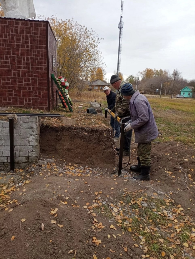 В селе Вотское отремонтировали памятник погибшим воинам