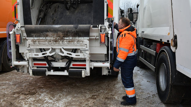 В Кирове начали использовать новую технику для уборки снега и мусора