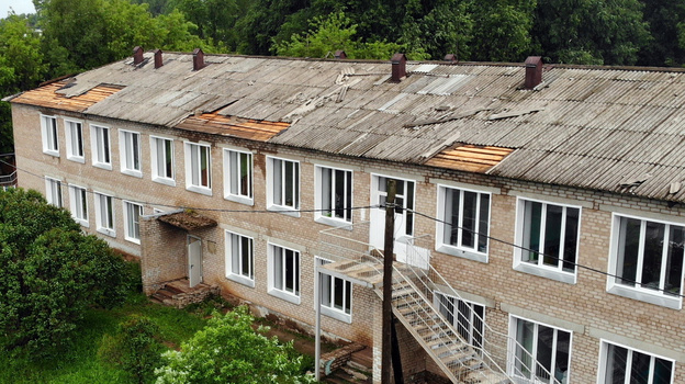 В Кировской области ураган сорвал крышу с детского сада