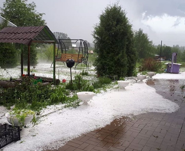 В Кировской области прошёл градовый шторм. Фото из соцсетей