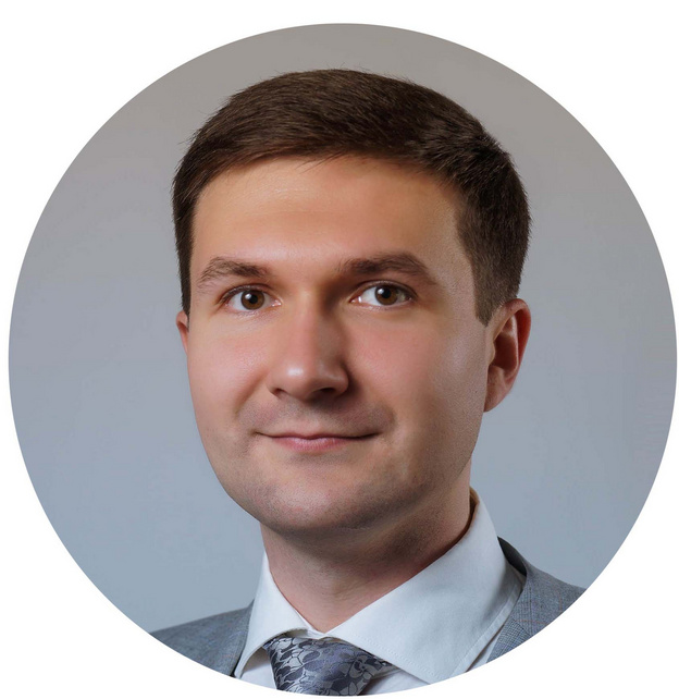 Как юристу занять место судьи или стать начальником юротдела завода?