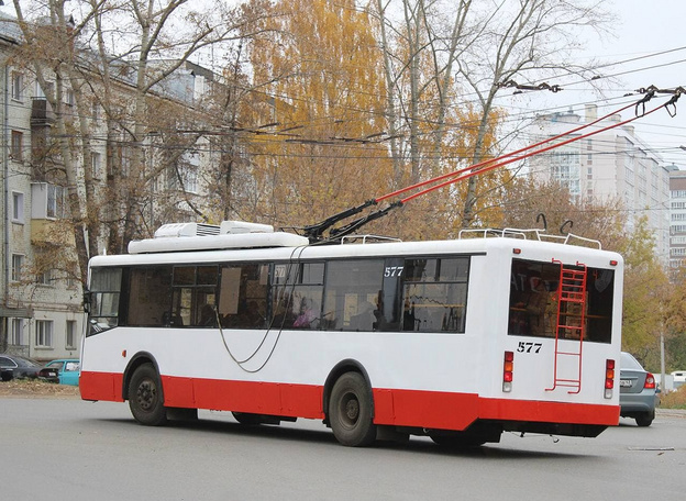 «Какое-то время ещё будут радовать»: по Кирову начали ездить обновлённые троллейбусы