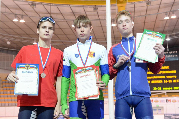 Кировские конькобежцы завоевали семь золотых медалей на межрегиональных соревнованиях