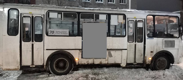 В Кирове в автобусе упала и травмировалась пассажирка