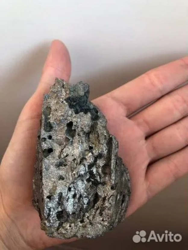 Метеорит за 17 млн рублей продают в Кирове