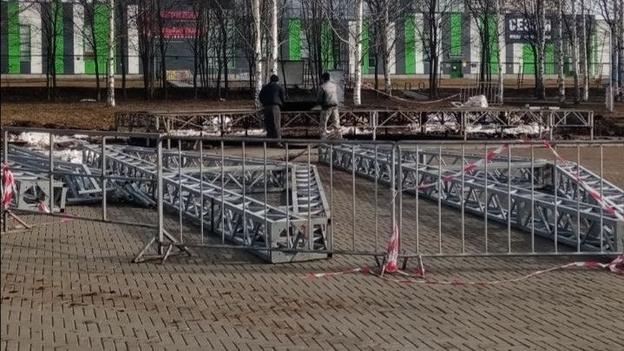 В Кочуровском парке начали реконструкцию сцены