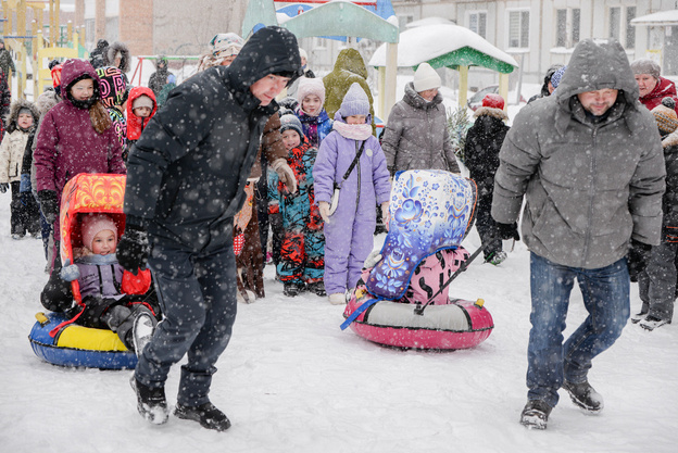 В Кирово-Чепецке новогодний праздник пришёл в каждый двор при поддержке «Уралхима»