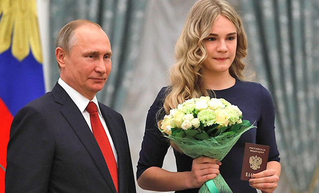 Кировская школьница, которая спасла тонувшего ребёнка, встретилась с Путиным (видео)
