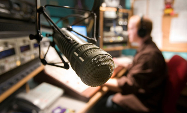 Новые программы и больше музыки. Радио «Спорт FM» сменило формат