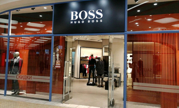 Производитель одежды Hugo Boss намерен продать активы в России