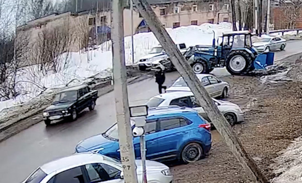 В Кировской области полицейский применил оружие для задержания угонщика