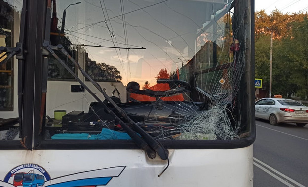 На Филейке троллейбус сбил насмерть пешехода
