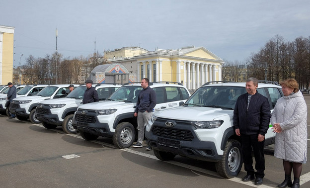 Больницы Кировской области получили 28 новых машин