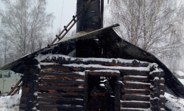 В Кильмезском районе сгорело топочное помещение у водонапорной башни