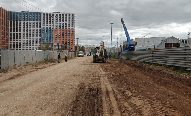 Возле школы в Слободе Курочкины обновили разбитую дорогу