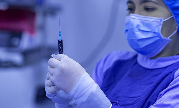 Эпидемиолог: пандемия завершится при вакцинации 70% населения