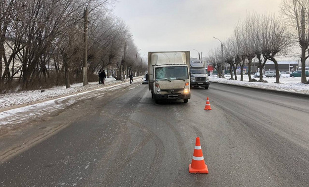 В Кирове грузовик сбил пешехода-нарушителя