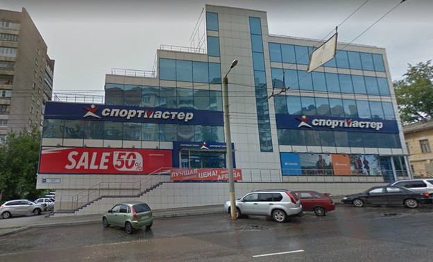 В Кирове выставили на продажу торговый центр на Ленина