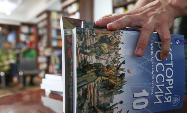 Министр просвещения Кравцов озвучил, когда в школах появятся новые учебники истории