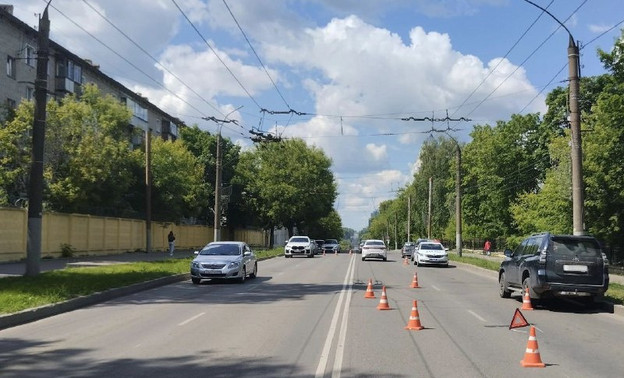 На Московской водитель внедорожника сбил молодого человека