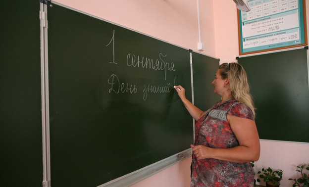 Кировские законотворцы предлагают обеспечить учителей машинами, жильём и хорошей зарплатой